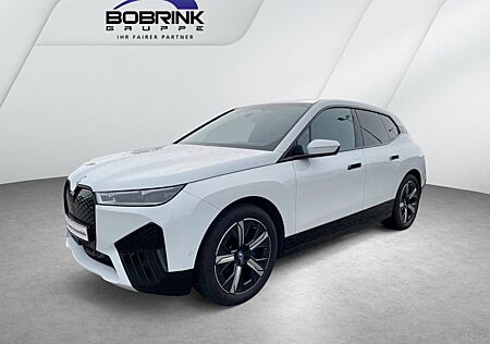 BMW iX xDrive40 Elektro Sportpaket Soft-Close AHK