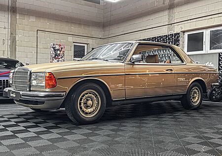 Mercedes-Benz CE 230 *C123*PERFEKT-RESTAURIERT*NOTE-1-*ZUVERLÄS