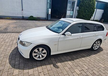 BMW 325i touring -