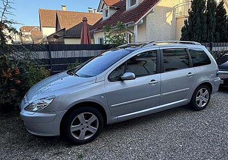 Peugeot 307 SW mit Panoramadach