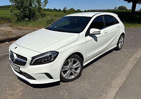 Mercedes-Benz A 200 lückenlos MB Checkheft neue Reifen,totwink