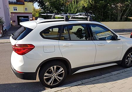 BMW X1 sDrive18d Sport Line, 1. Hand, 8fach bereift
