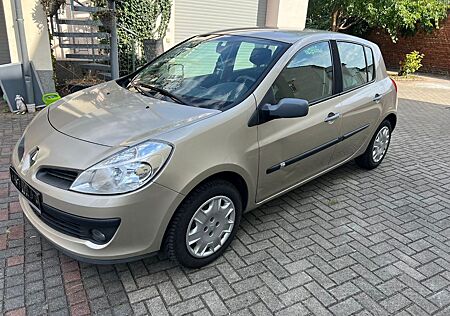 Renault Clio Authentique 1.2 16V/Klima/PDC