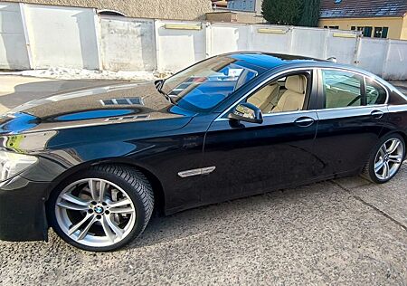 BMW 750i xDrive - TÜV 01/2027 GENERALÜBERHOLT