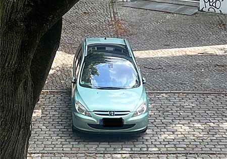 Peugeot 307 2.0 16V Premium 135 Panorama-Dach