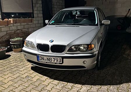 BMW 318i - Automatik | Gepflegt | Navi | Nur 148.000