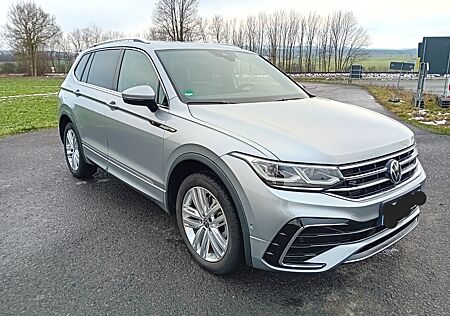 VW Tiguan Volkswagen 2.0 TDI SCR 147kW DSG 4MOTION R-Line ...