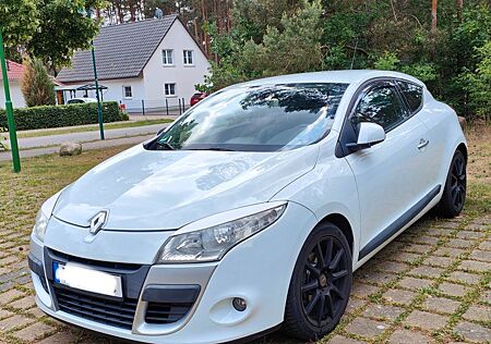 Renault Megane Coupé 1.6 110 PS weiß TÜV neu