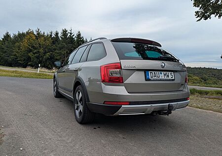 Skoda Octavia 2.0 TDI DSG 4x4 Scout Combi Scout