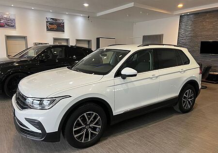 VW Tiguan Volkswagen 2.0TDI*DSG*NAV*LED*KAM*ACC*DAB*AHK*8-FACH
