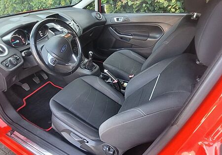 Ford Fiesta 1,25 NEU: TÜV + Zahnriemen + Inspektion