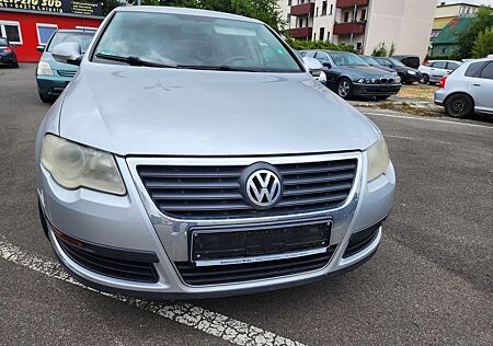 VW Passat Volkswagen 1.6 FSI Trendline