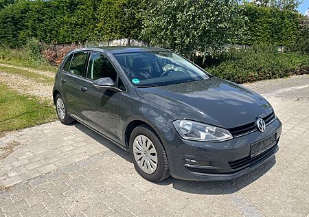 VW Golf Volkswagen VII Lim. Trendline BMT