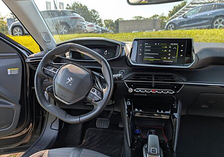 Peugeot 2008 PureTech 130 EAT8 Allure Pack Allure Pack