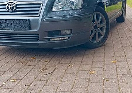 Toyota Avensis Combi Executive 2,2-l-D-CAT Executive