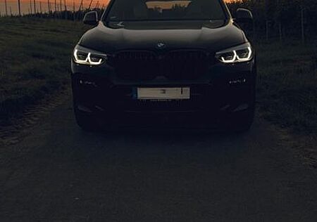 BMW X3 xDrive30e M SPORT / Top Ausstattung