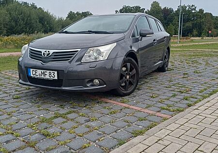 Toyota Avensis Combi 1,6-l-Valvematic -