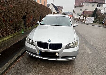 BMW 320i E90 150 PS 2007-Top gepflegt, Vollleder