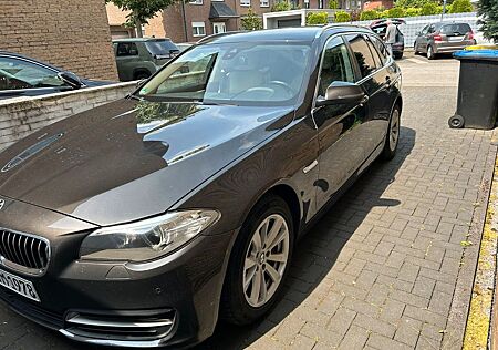 BMW 525d xDrive Touring A -