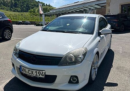Opel Astra GTC 1.8 OPC-Line