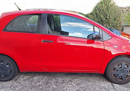 Toyota Yaris Cool 1,0-l-VVT-i Cool