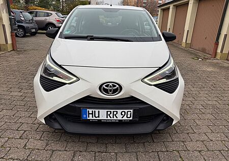 Toyota Aygo (X) Aygo (X) 1,0-l-VVT-i x-play x-shift x-play