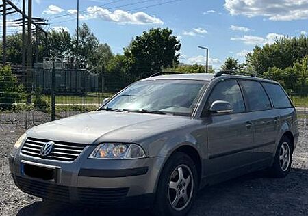 VW Passat Variant Volkswagen 1.6 Basis Variant Basis
