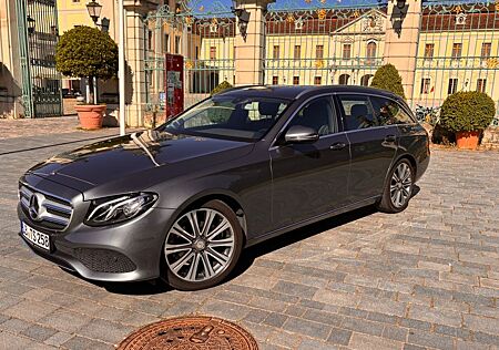 Mercedes-Benz E 220 d (gepflegter, MB Scheckheft Wagen)