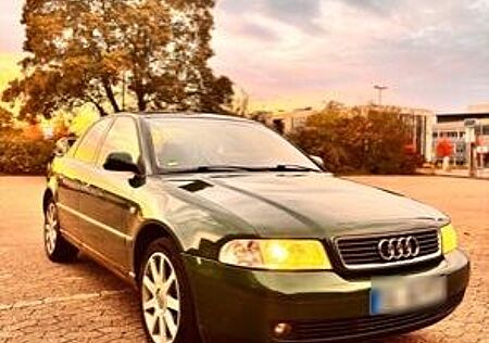 Audi A4 1.6 -