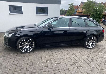 Audi A4 Avant Panorama AHK Standheizung Assistenten