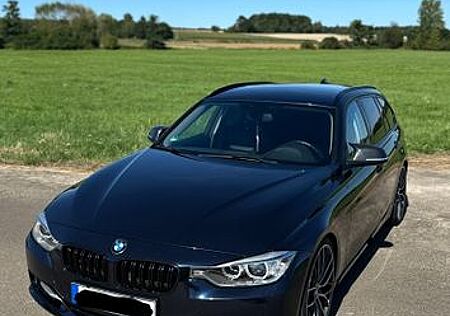 BMW 328i Touring -