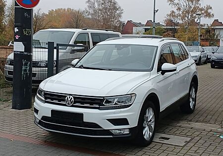 VW Tiguan Volkswagen 2.0 / Highline BMT/Start-Stopp 4Motion