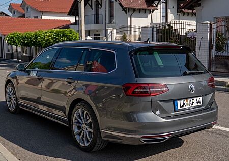 VW Passat Variant Volkswagen 2.0 TDI DSG R-Line