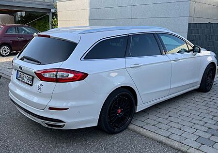 Ford Mondeo 2,0 TDCi Bi-Turbo Vignale Turn. Power...