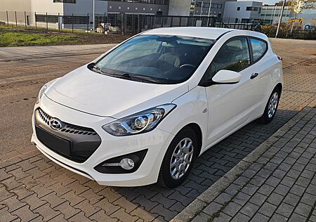 Hyundai i30 gebraucht kaufen Hyundai i30 1.4 Classic Classic