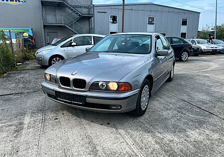 BMW 523i