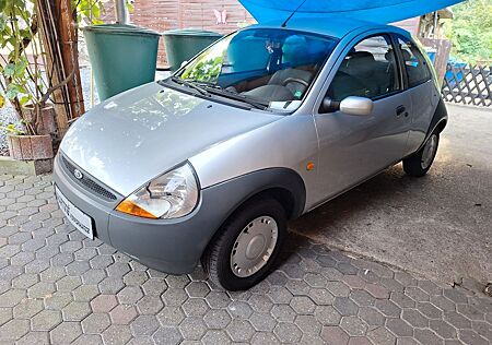 Ford Ka + 1:3 51kW Seh gepflegt nur 89779 KM
