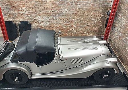 Morgan Plus 8