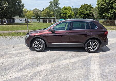 VW Tiguan Volkswagen 2.0 TDI SCR DSG 4MOTION SOUND SOUND