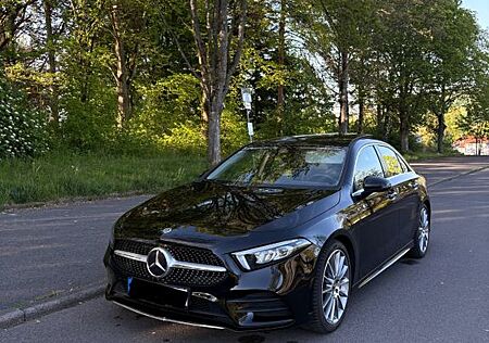 Mercedes-Benz A 180 AMG Line | Junge Str. |Pano | TÜV neu| Limo