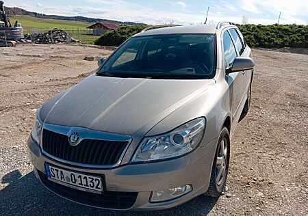 Skoda Octavia 1.6 TDI DSG Ambiente Combi Ambiente