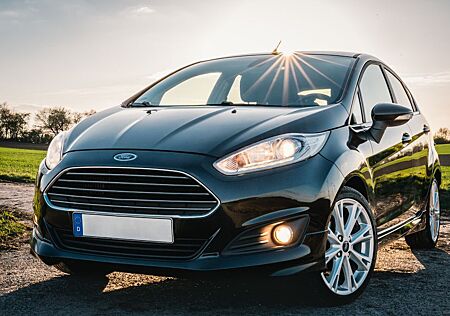 Ford Fiesta Titanium (5-Türer) | 95PS Diesel, Schwarz