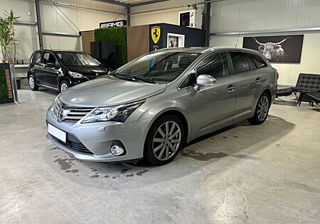 Toyota Avensis 2.2 D-4D*1-HAND*XENON*KLIMAAUTOMATIK*ALU