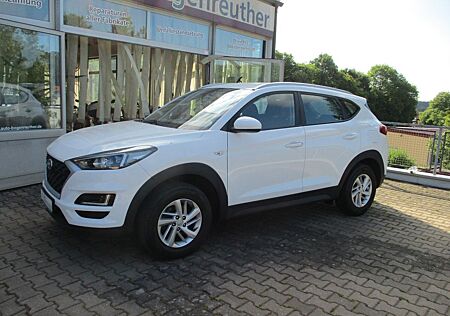 Hyundai Tucson Select +Navi+Kamera+Sitzheiz+wenig km