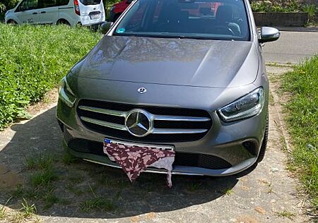 Mercedes-Benz B 180 -