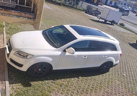 Audi Q7 3.6 FSI quattro tiptronic -