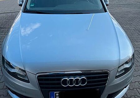 Audi A4 2.0 TDI (DPF) Attraction Attraction