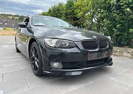 BMW 325i Coupé//Xenon//Schiebedach//Vollleder