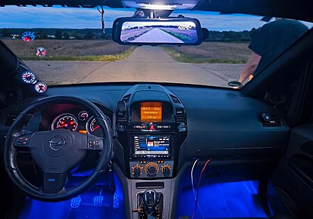 Opel Zafira B OPC
