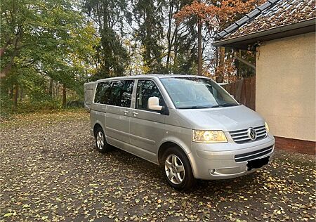 VW T5 Multivan Volkswagen . Highline